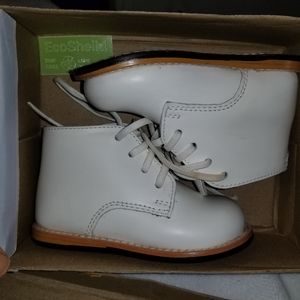 3.5 White  High Top Josmo Plain walking shoes